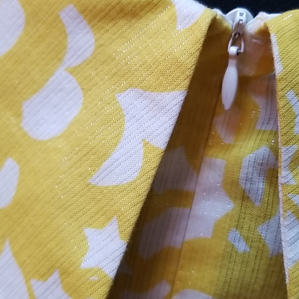 Trina Turk Los Angeles Sleeveless Metallic/Yellow - Picture 5 of 15